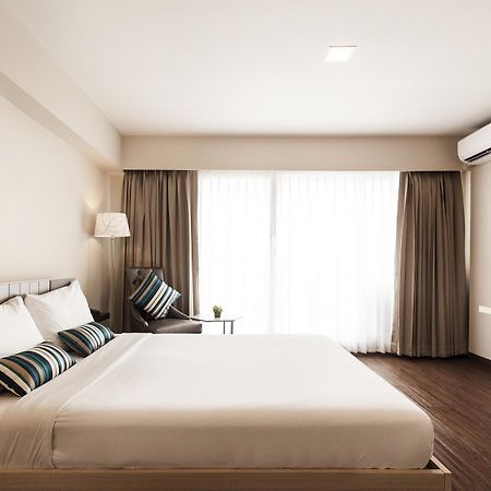 Samran Place Hotel Банкок Екстериор снимка